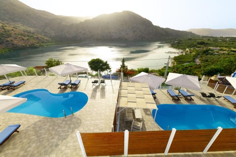 Day, Natural landscape, Lake view, Mountain view, Pool view, Swimming pool, sunbed