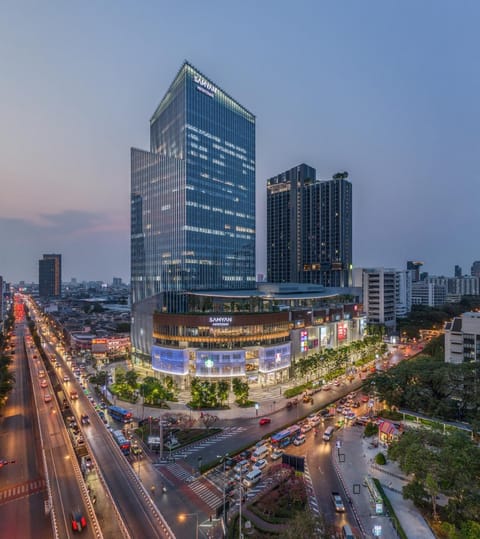 Restaurant/places to eat, Bird's eye view, On-site shops, Entertainment
