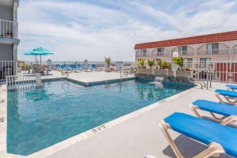 On site, Pool view, Swimming pool