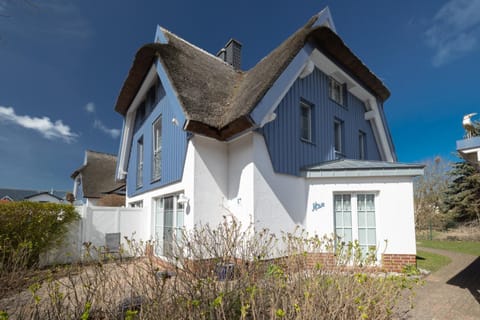 Haus Möwe House in Zingst