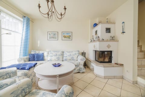 Haus Möwe House in Zingst