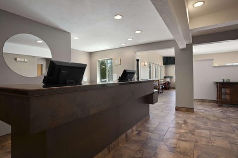 Lobby or reception, On site