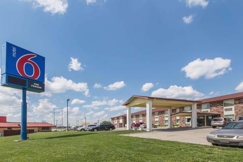 Property building, Facade/entrance, Day, Property logo or sign, On site, Time of day
