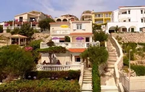 Property building, Facade/entrance, Off site