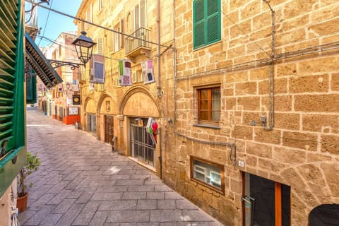 Nonno Efisio Apartment Old Town Apartment in Alghero