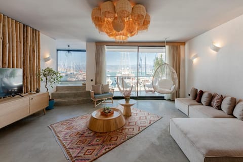 Living room, Seating area