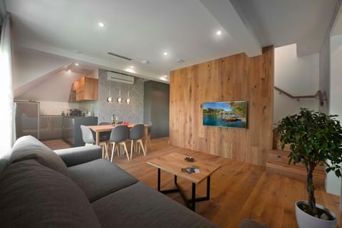 Living room, Dining area, kitchen