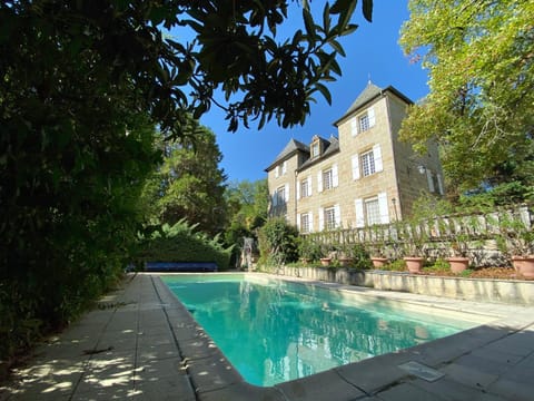 Facade/entrance, Swimming pool