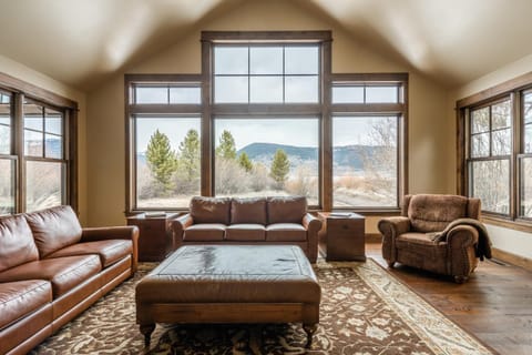 Rainbow Point Sabo Cabin Cabin in Hebgen Lake