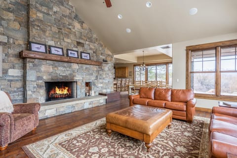 Rainbow Point Sabo Cabin Cabin in Hebgen Lake