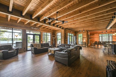 Loggin' Off House in Lake Anna