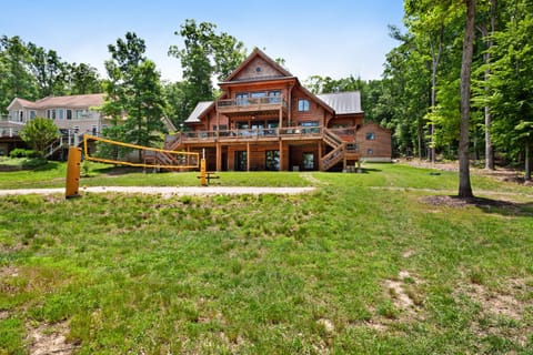 Loggin' Off House in Lake Anna