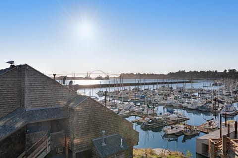 Embarcadero Bay View Apartment in Newport