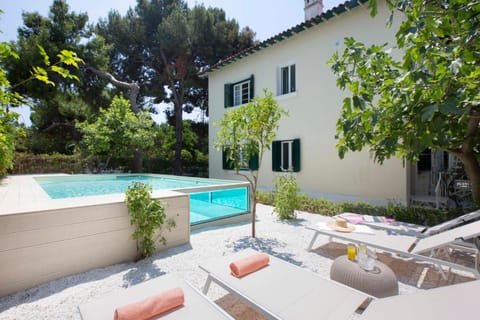 Property building, Garden, Garden view, Swimming pool
