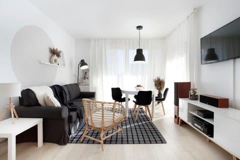 Living room, Seating area, Dining area