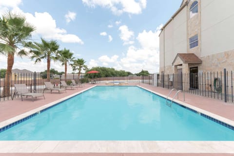 On site, Pool view, Swimming pool, Swimming pool