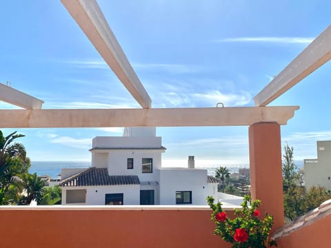 Villa with heated private pool, sea view& turkish sauna Villa in Benalmadena
