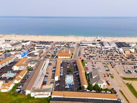Property building, Bird's eye view, View (from property/room)