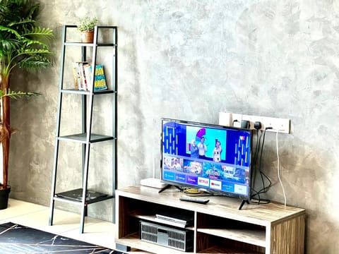 Game Room, Living room