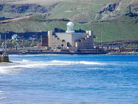 Nearby landmark, Neighbourhood, Beach
