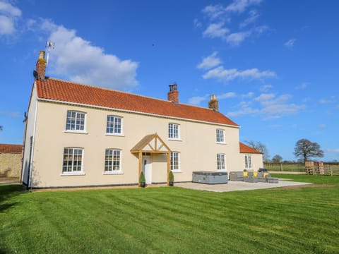 Tuft House House in England