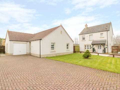 Bright and Beautiful House in Ayr