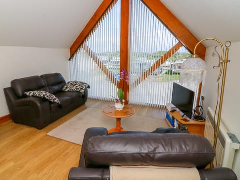 Shorefields One Apartment in England