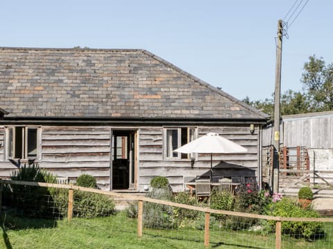 The Old Cart Shed House in East Dorset District
