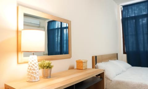 Bed, Living room, Photo of the whole room, Seating area, Bedroom