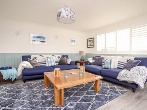 Gadlys House in Trearddur Bay