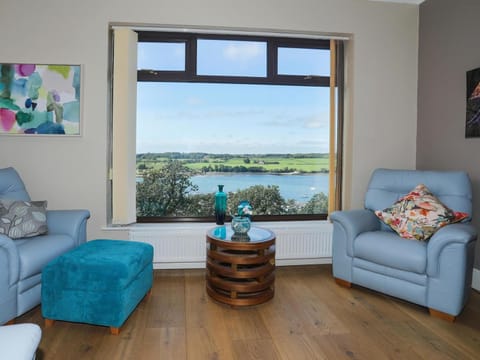 Gwylan Uchaf House in Llanddaniel Fab