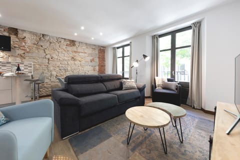 Living room, Seating area