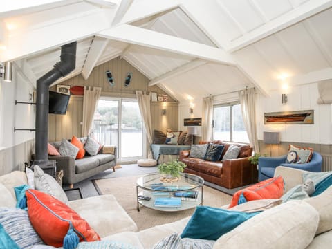 Manadwyn House in Menai Bridge