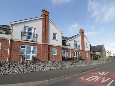 Bay View House in Beach Road