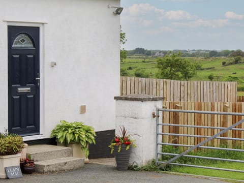 Llain Mai Apartment in Wales