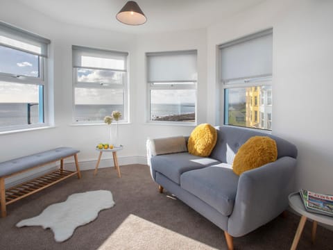 The Towers - Ardudwy House in Criccieth