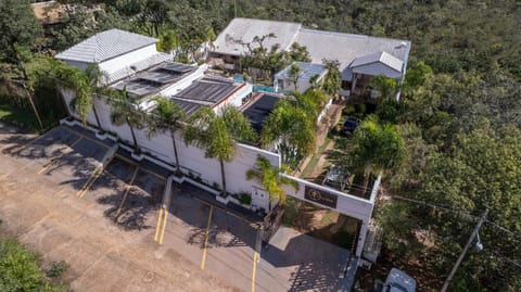 Property building, Bird's eye view, Street view, Parking
