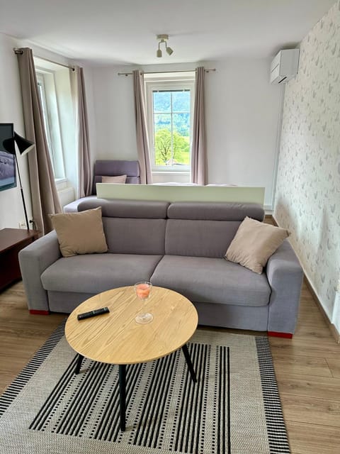 TV and multimedia, Living room, Bedroom