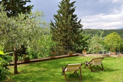 Holiday home features with Italian garden and free Wifi Apartment in Tuscany