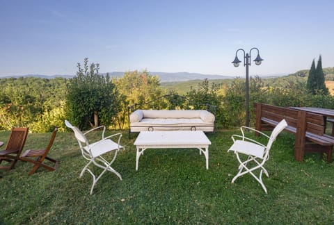 Holiday home features with Italian garden and free Wifi Apartment in Tuscany