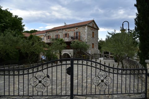 Facade/entrance, On site