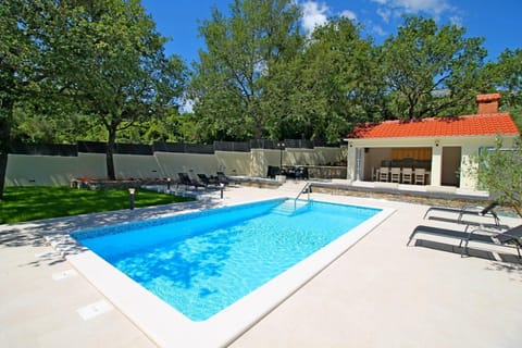BBQ facilities, Garden, Seating area, Dining area, Swimming pool