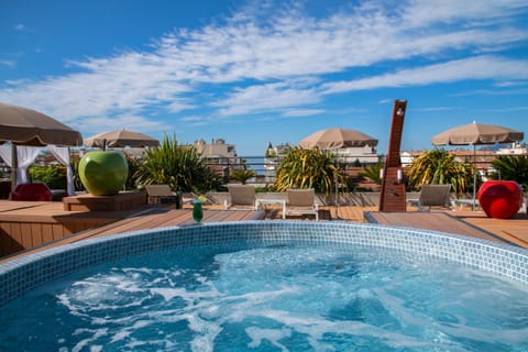 Hot Tub, Solarium, View (from property/room)