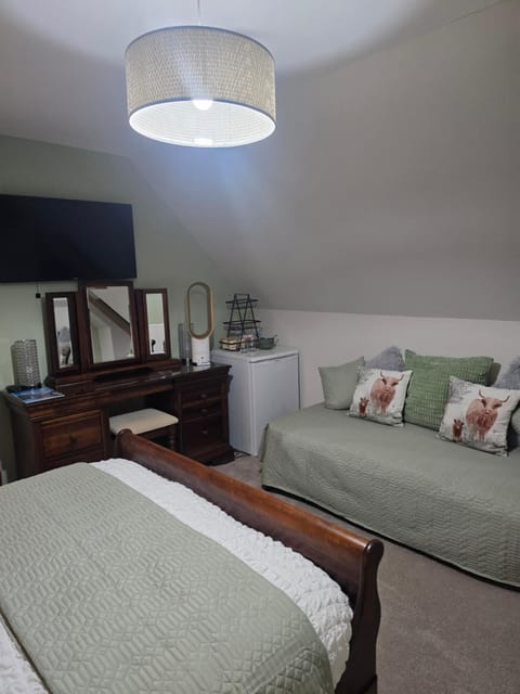 Fort William loft on shore front with amazing views Vacation rental in Scotland