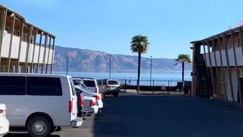 Property building, Lake view, Parking