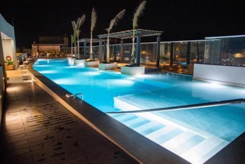 Swimming pool, Swimming pool