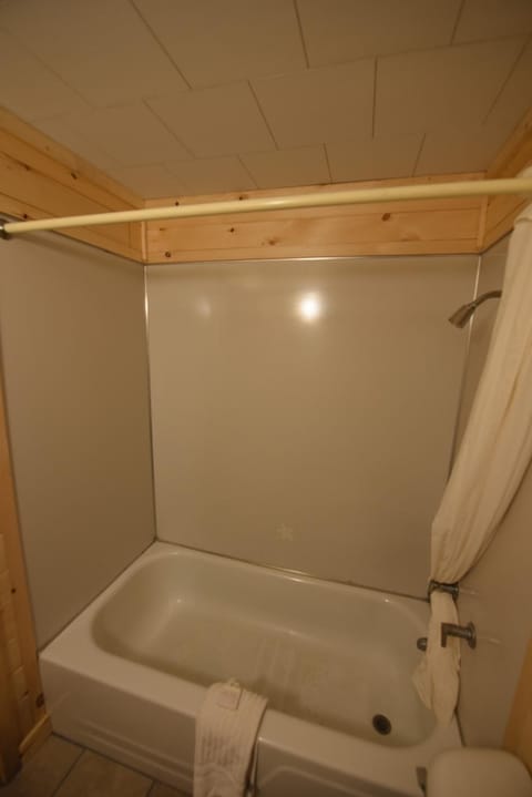 Apple Blossom Boutique Hotel in Mackinaw City