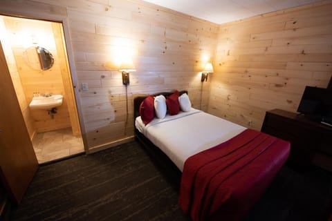 Apple Blossom Boutique Hotel in Mackinaw City