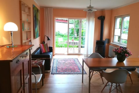 Seating area, Dining area, Garden view