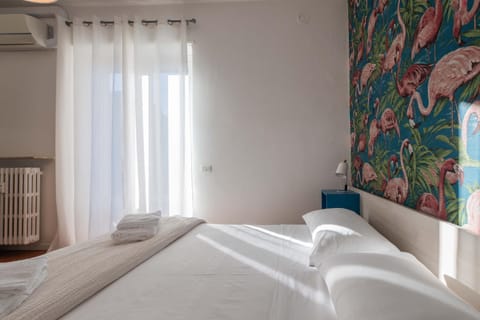 Bedroom, air conditioner